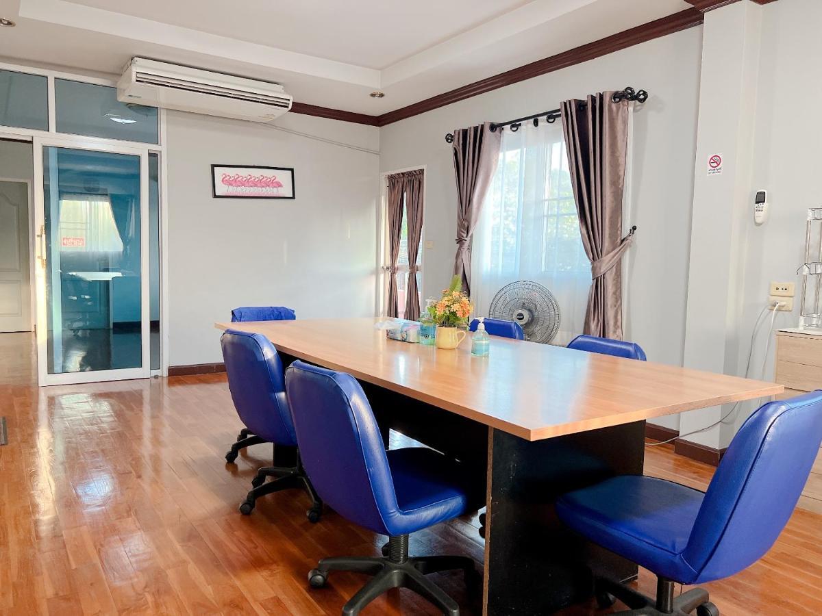 24 Hostel Donmuang Bangkok Bagian luar foto
