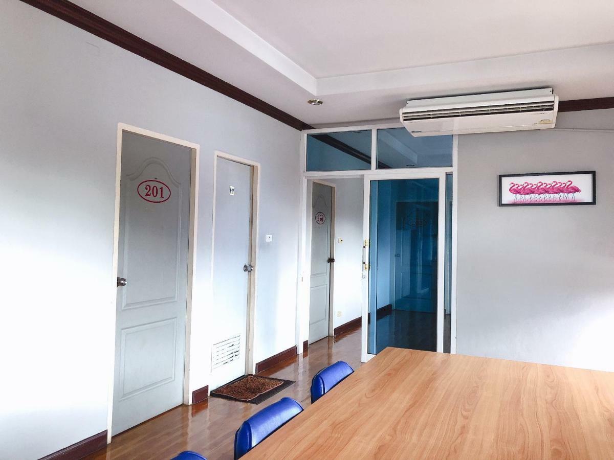 24 Hostel Donmuang Bangkok Bagian luar foto